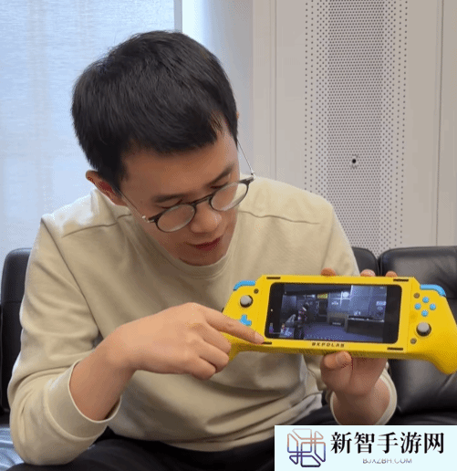 网友把Redmi K80 Pro爆改游戏掌机：爽玩3A大作？